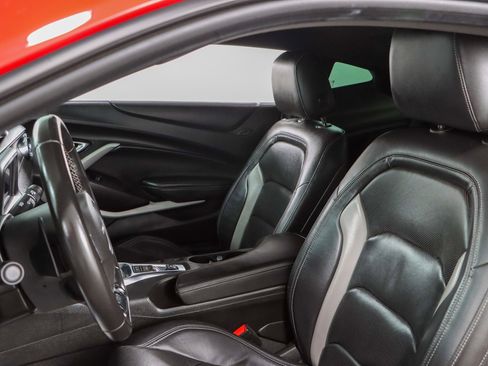 Used 2021 Chevrolet Camaro LT image 23