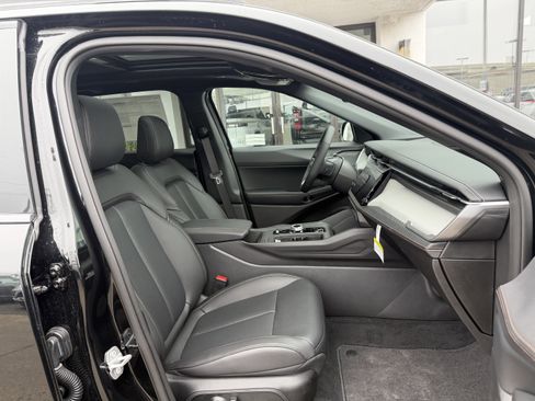 New 2026 Jeep Cherokee Limited image 24