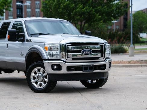 Used 2013 Ford F250 Lariat w/ Lariat Interior Pkg AWD/4WD image 3
