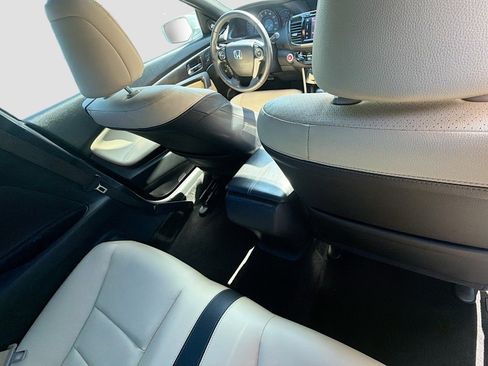 Used 2017 Honda Accord EX-L image 29