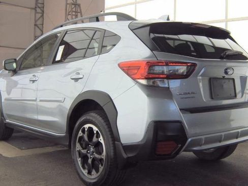 Used 2022 Subaru Crosstrek 2.0i Premium w/ Moonroof Package image 8