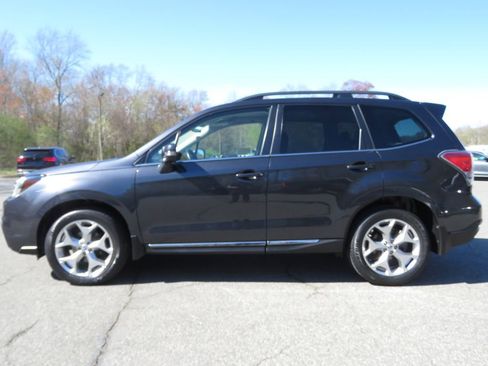 Used 2018 Subaru Forester 2.5i Touring AWD/4WD image 8