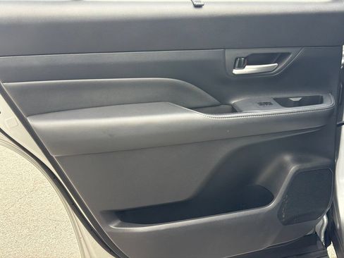 Used 2025 Toyota Grand Highlander FWD image 19