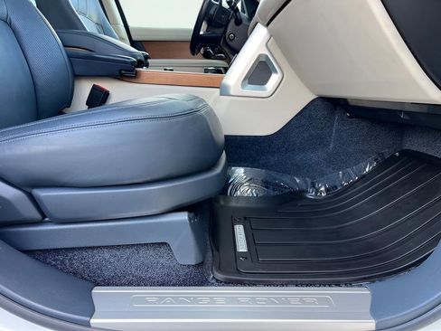 Used 2019 Land Rover Range Rover HSE image 34