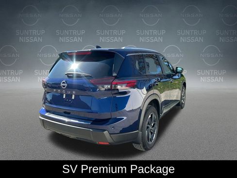Used 2025 Nissan Rogue SV w/ SV Premium Package image 7