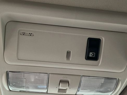 Used 2017 Nissan Titan SV image 32