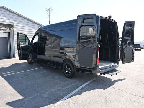 Used 2019 Mercedes-Benz Sprinter 2500 image 14