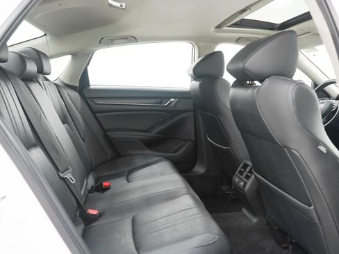 Used 2020 Honda Accord Touring image 12
