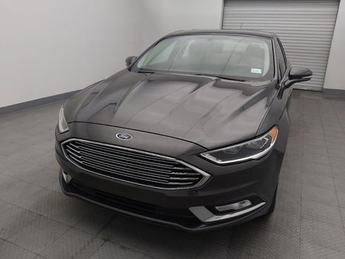 Used 2017 Ford Fusion SE w/ Fusion SE Technology Package image 15