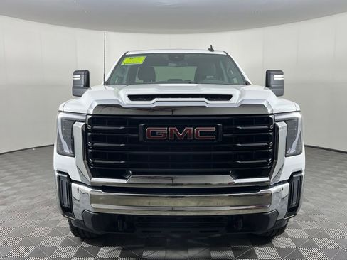 Used 2024 GMC Sierra 2500 Pro image 2