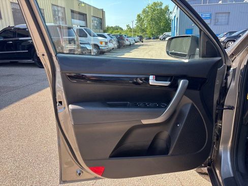 Used 2015 Kia Sorento EX image 9