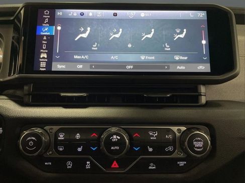 New 2025 Jeep Gladiator Sport image 19