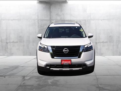 Certified 2025 Nissan Pathfinder Platinum w/ Cargo Package FWD image 3