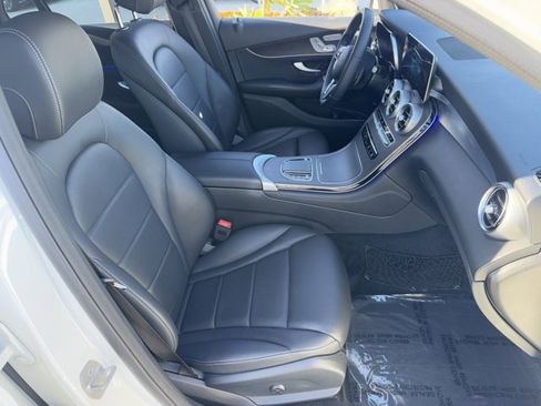 Used 2020 Mercedes-Benz GLC 300 4MATIC image 6