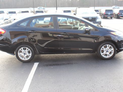 Used 2016 Ford Fiesta SE image 5