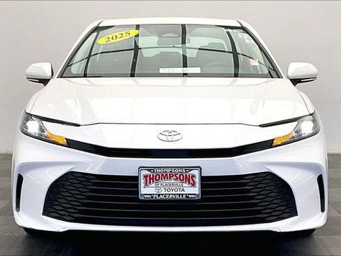 Used 2025 Toyota Camry LE image 2