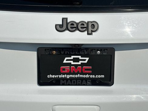 Used 2025 Jeep Compass Latitude w/ Convenience Group AWD/4WD image 47