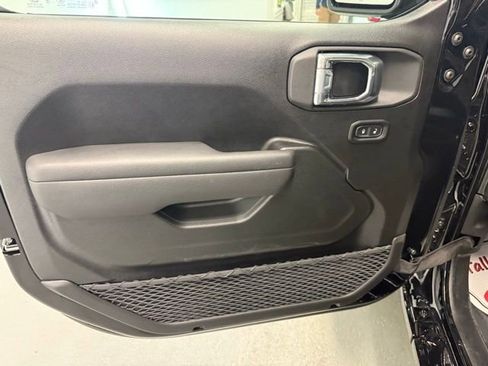 New 2026 Jeep Gladiator Sport image 13