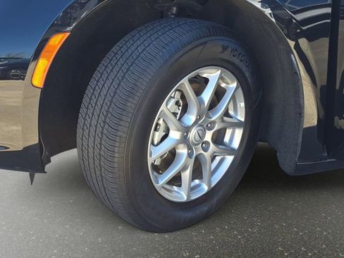 Used 2025 Chrysler Pacifica Select FWD image 36