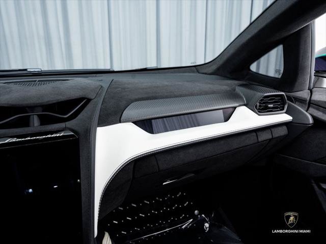 Used 2026 Lamborghini Temerario AWD/4WD image 38