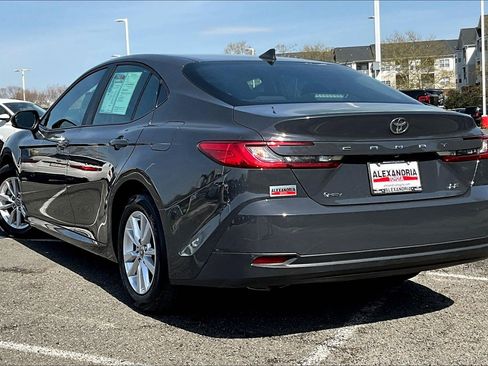 Used 2025 Toyota Camry LE image 11