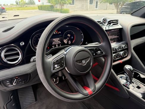 Used 2021 Bentley Bentayga Speed AWD/4WD image 19