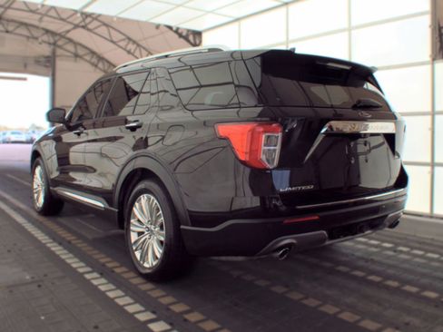 Used 2022 Ford Explorer Limited w/ Equipment Group 301A RWD image 3
