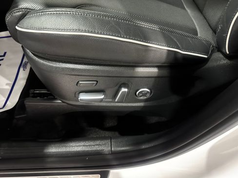 Used 2025 Hyundai Palisade Limited AWD/4WD image 19