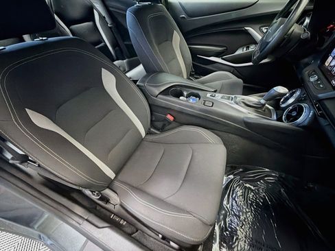 Used 2018 Chevrolet Camaro SS RWD image 13