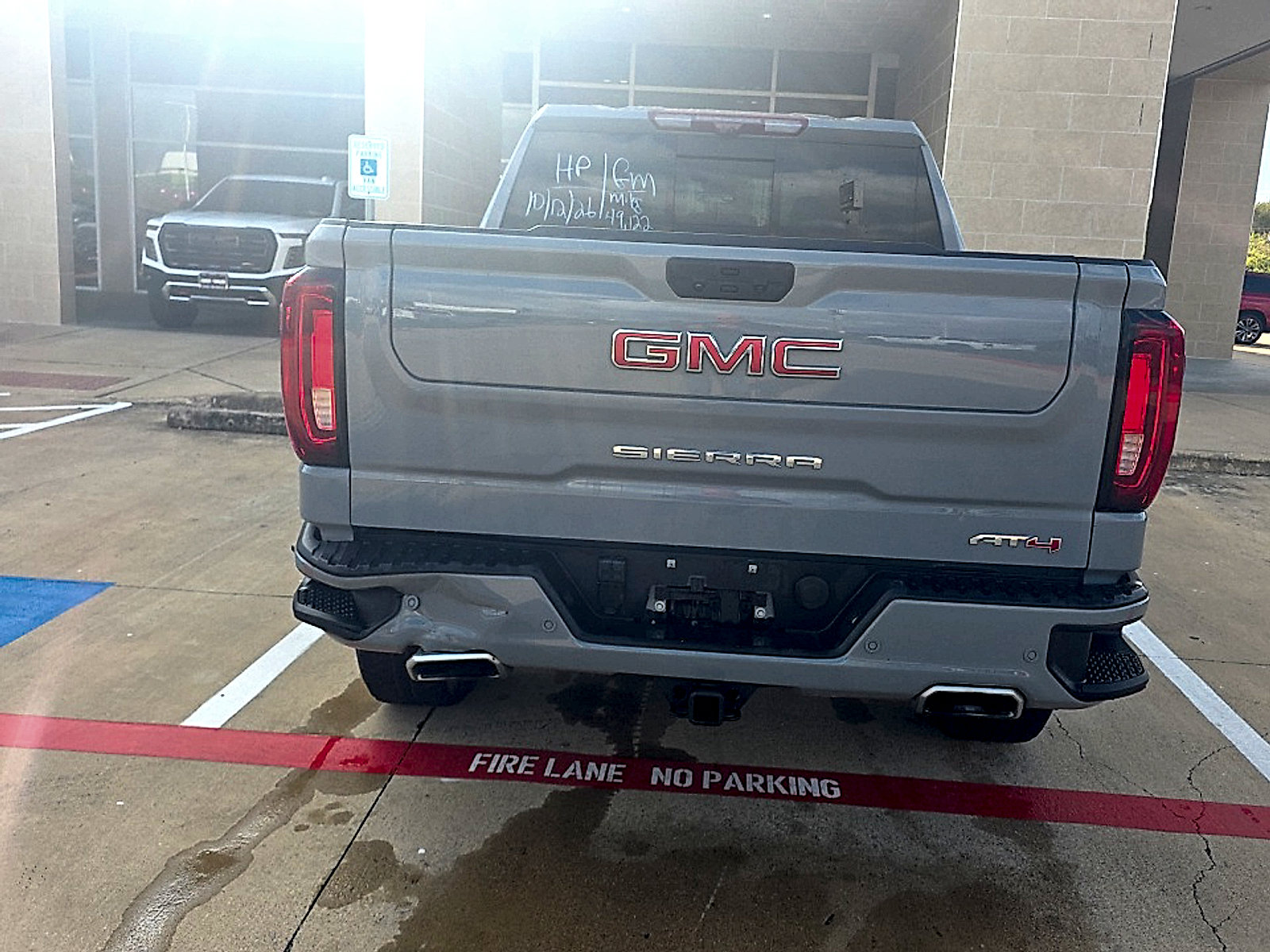 Used 2025 GMC Sierra 1500 AT4 w/ Technology Package AWD/4WD image 11