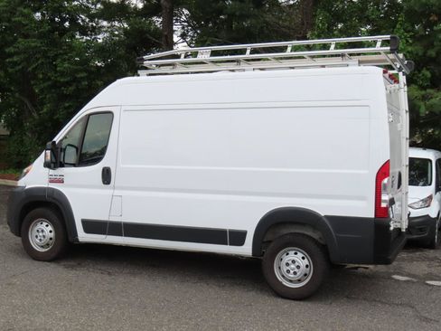 Used 2017 RAM ProMaster 2500 FWD image 2