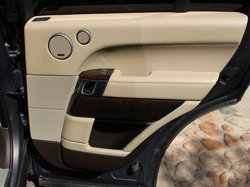 Used 2016 Land Rover Range Rover Supercharged AWD/4WD image 19