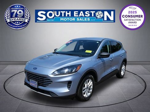 Used 2022 Ford Escape SE w/ Cold Weather Package AWD/4WD image 1