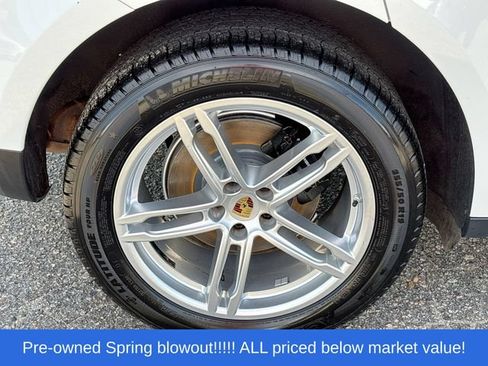 Used 2019 Porsche Macan AWD/4WD image 11