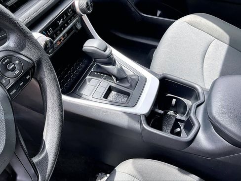 Used 2025 Toyota RAV4 XLE image 17