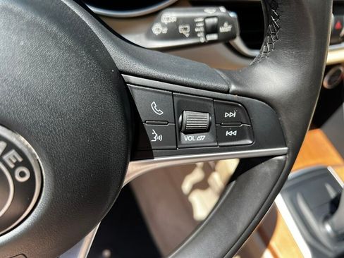 Used 2018 Alfa Romeo Stelvio Ti Lusso AWD/4WD image 34