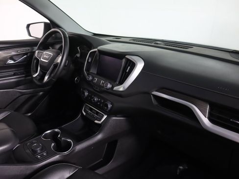 Used 2024 GMC Terrain SLT image 27