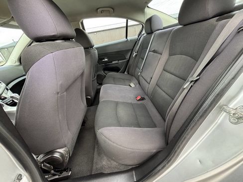 Used 2014 Chevrolet Cruze LT image 9