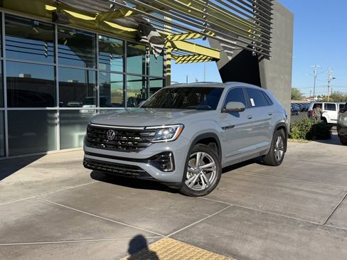 Used 2024 Volkswagen Atlas Cross Sport SEL R-Line w/ Adventure Package image 2