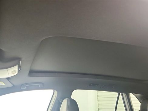 Used 2022 Volkswagen Atlas Cross Sport SEL R-Line image 16