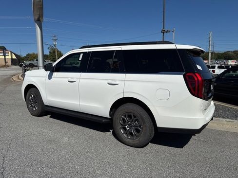 New 2025 Ford Expedition Active image 8