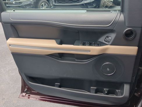 Certified 2024 Ford Expedition Limited image 31