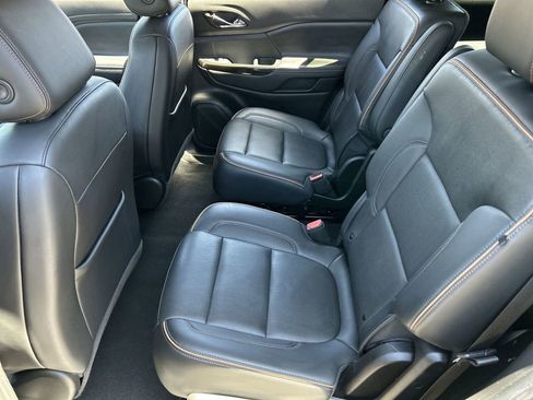 Used 2022 GMC Acadia AT4 w/ Preferred Package AWD/4WD image 25