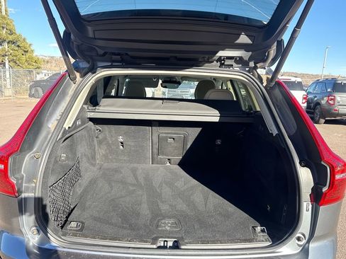 Used 2019 Volvo XC60 T5 Inscription image 9