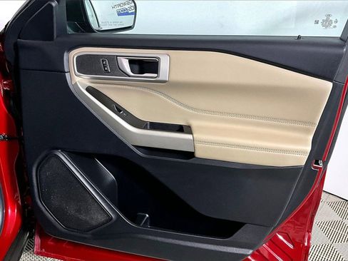 Used 2022 Ford Explorer XLT w/ Equipment Group 202A image 19