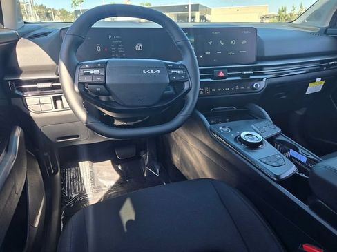 New 2027 Kia Sportage LX FWD image 8