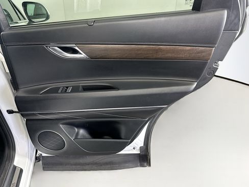 Used 2024 Genesis GV80 2.5T image 32