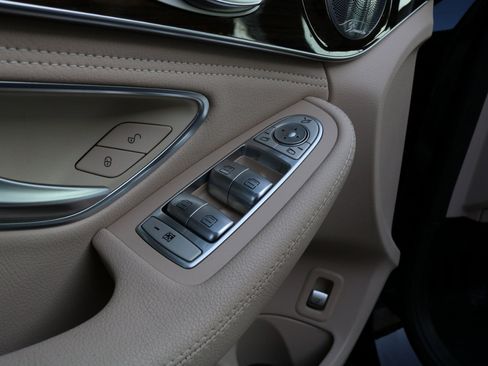 Used 2015 Mercedes-Benz C 300 4MATIC image 14