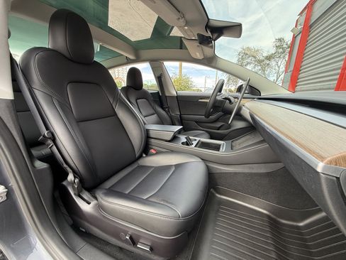 Used 2023 Tesla Model 3 Standard Range image 15