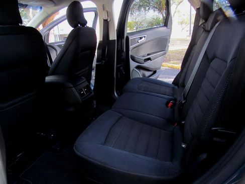 Used 2016 Ford Edge SEL image 15